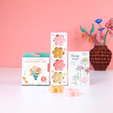 brievenbus cadeau bloemetje voor jou bloemenzaden bloemen waxinelichtjes borduurset flowers pynappel