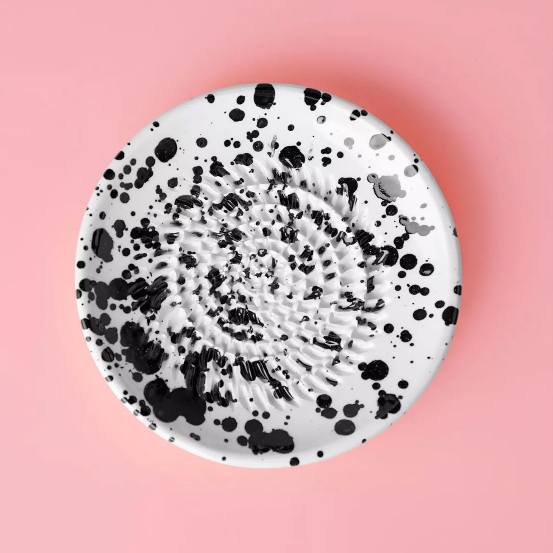 knoflookrasp rasp schaaltje rasp bordje keramiek zwart black white galaxy alfar tierra cocida cadeau webshop pynappel