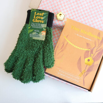 brievenbus cadeau plantenliefhebber tiny birdhouse microvezel stof handschoen brievenbuscadeautje