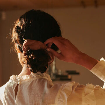 linnen scrunchie nougat haar scrunchie monk anna pynappel
