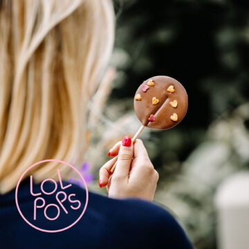 lolpops mome melk chocolade lolly witte chocoladelolly choco lolly confetti discodip hartjes pynappel brievenbuscadeau