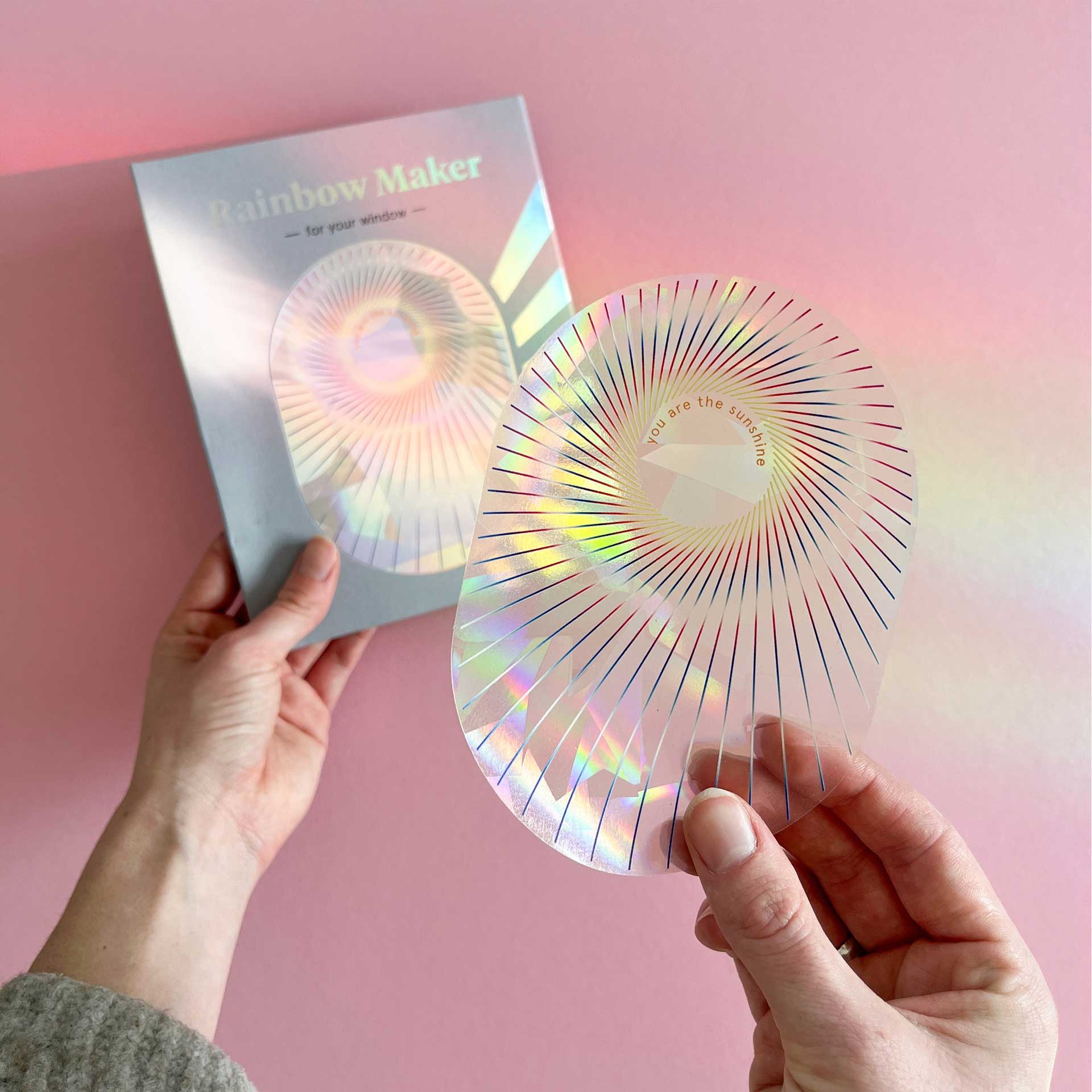 rainbowmaker regenboog raamsticker botanopia regenboog cadeau pynappel brievenbuscadeautje
