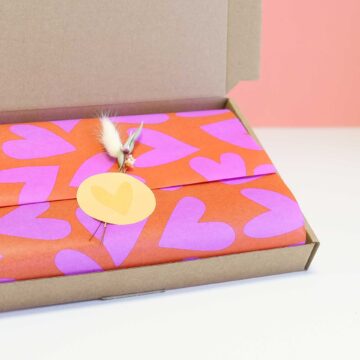 with love brievenbus cadeau zelf samenstellen moederdagcadeau door de brievenbus pynappel cadeautje liefde