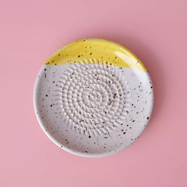 rasp bordje rasp schaaltje knoflook rasp bordje white yellow gespikkeld geel pynappel