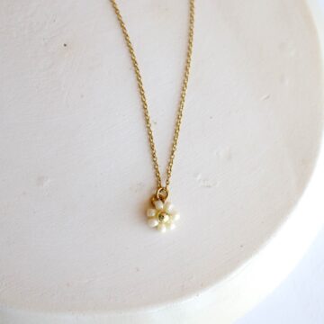 ketting met bloem hanger kettinkje creme kleur roestvrij staal ketting bazou pynappel