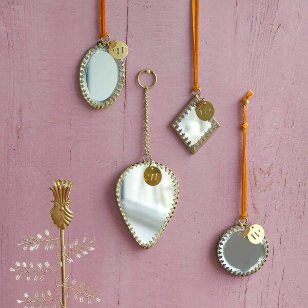 spiegel hangers ex voto