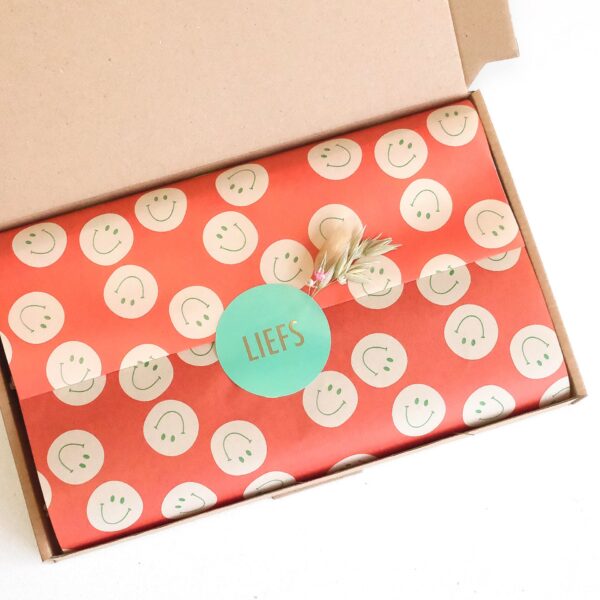 brievenbuscadeau zelf samenstellen happy mail brievenbus cadeau