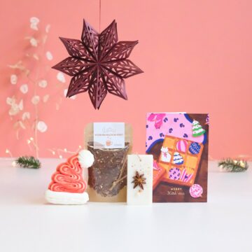 kerstcadeau sturen brievenbus cadeau kerst pynappel kerstster geurhanger dennenboom pynappel kerstcadeautjes